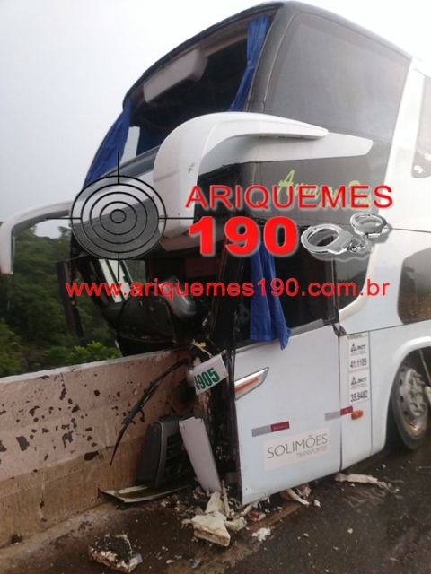Ônibus da Eucatur que saiu de Cerejeiras e passou por Vilhena se envolve em grave acidente na BR 364