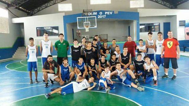 Equipe sub-13 Asbav/Sicoob/Credisul vence amistosos contra equipe de Comodoro