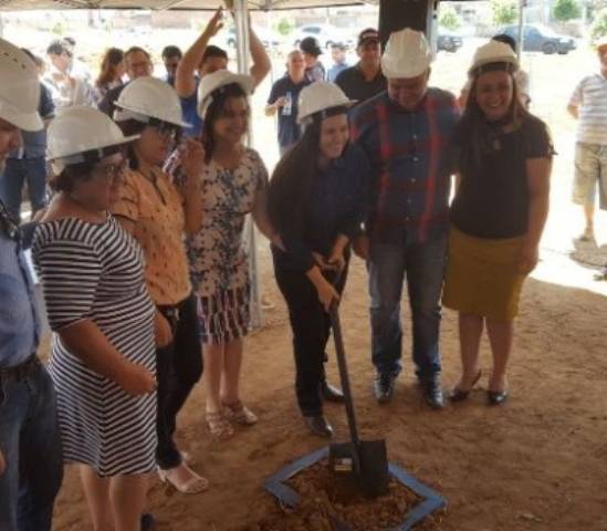 Prefeita mantém homenagem a filho de Rover, mas muda escola; vereadores prometem votar contra