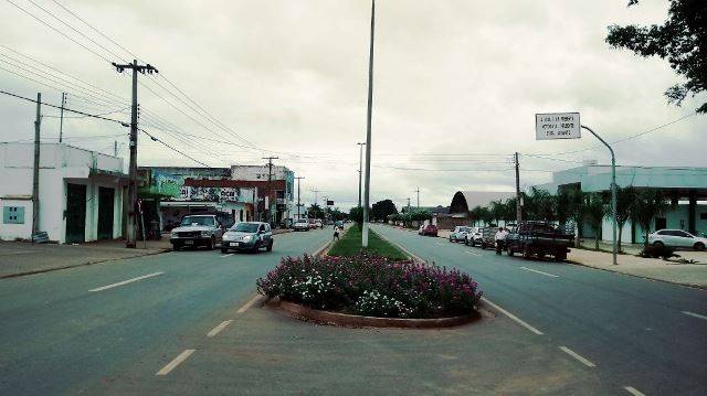 Boato de que PRF estaria multando carros estacionados em avenida assusta motoristas em Cerejeiras