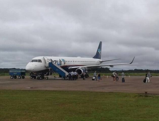 Jato faz pouso “de emergência” em Vilhena e empresa aérea toma “cutucada” de vereador no Facebook