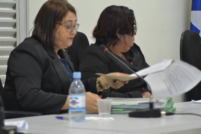Vereadora pede vistas de projetos que aumentam impostos municipais em Vilhena e votação é adiada