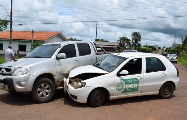 Colorado do Oeste: carro do DER se envolve em colisão no mesmo local onde acidente matou sitiante