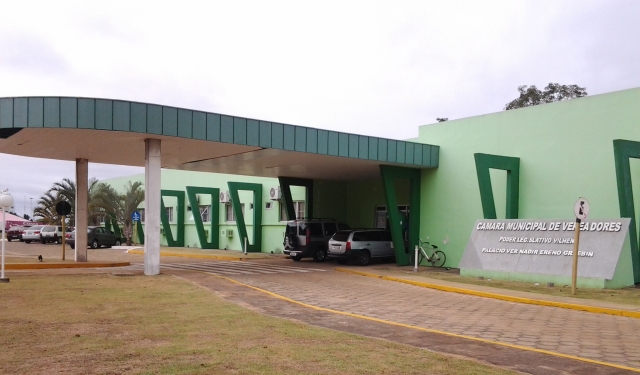Sob pressão popular e mobilização nas redes sociais, vereadores vão votar aumento de impostos em Vilhena