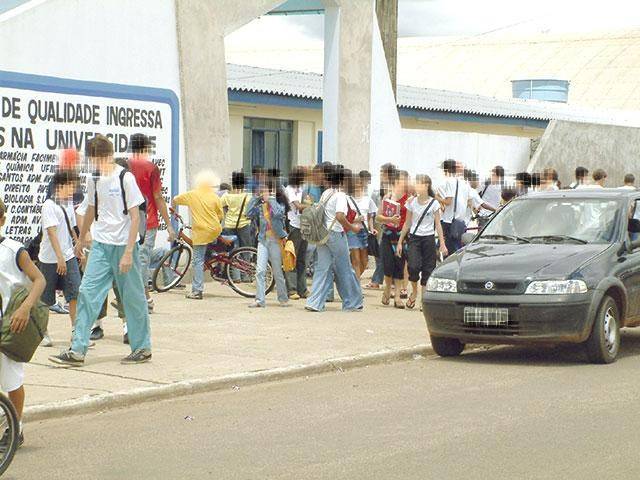 ALUNOS RELAPSOS COLOCAM PAIS EM RISCOS