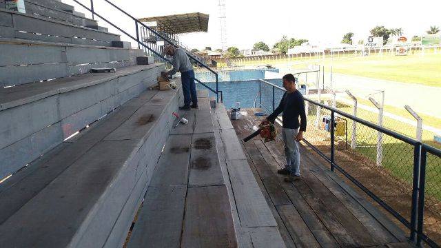 Equipe da Semec intensifica trabalhos no estádio  Portal da Amazônia para deixar tudo pronto para a disputa do Campeonato Estadual