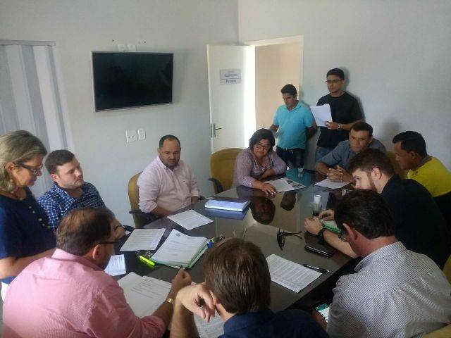 Em sessão extraordinária, vereadores autorizam o Executivo o uso de mais de R$ 8 milhões 