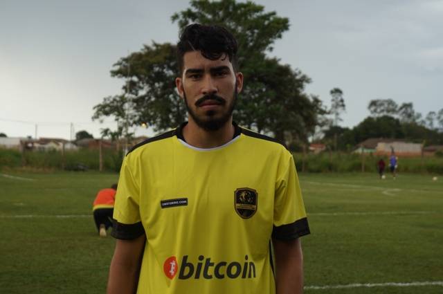 Vilhenense apresenta mais um reforço para a temporada; zagueiro de 20 anos tem passagens por clubes do MT e PR