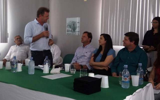  Em solenidade de entrega de raio-X em Vilhena, deputado exalta importância de servidores