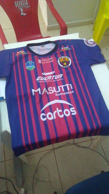 Barcelona inicia venda de camisetas ao torcedor; clube deve inaugurar loja em breve