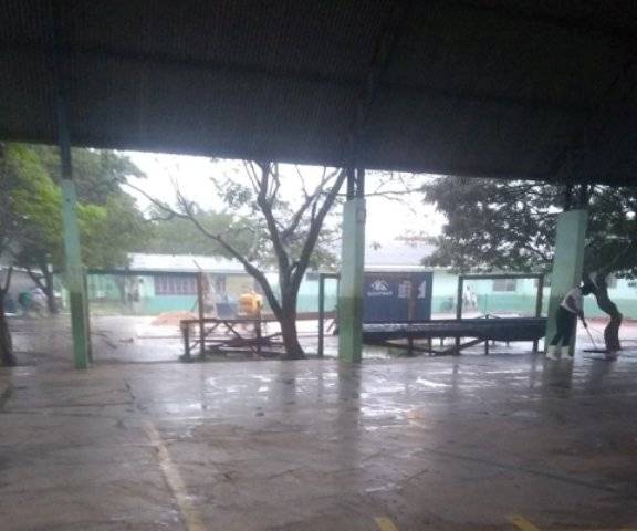 Na volta às aulas em escola municipal de Vilhena, mãe de aluno denuncia caos e desorganização