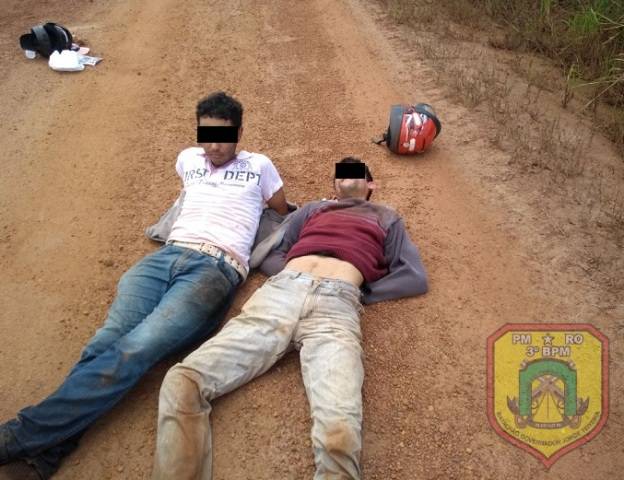 Rapazes roubam banhistas em Colorado do Oeste, um saca arma para policial e atingido por tiro no pé
