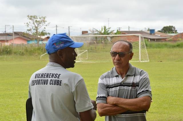 Vilhenense apresenta novo treinador; Mirandinha foi o 1° jogador brasileiro a se transferir para a Inglaterra