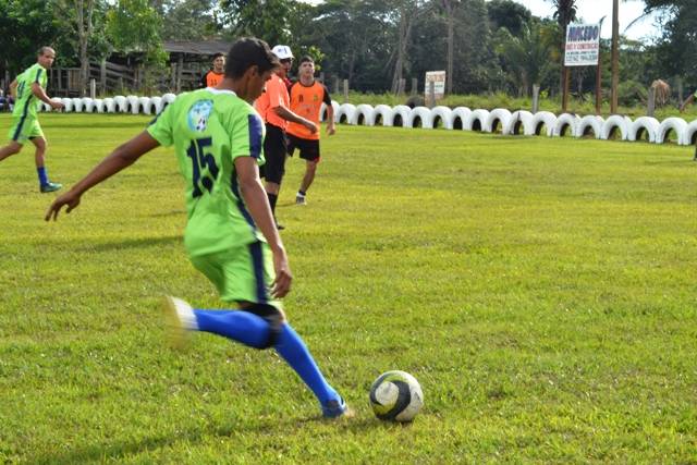 Sete equipes se classificam invictas para as quartas de final da Categoria Livre do Campeonato de Inverno 