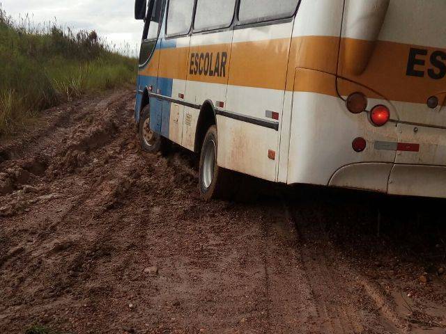 Ouça áudio: pais vão impedir que filhos embarquem em ônibus escolar na zona rural de Vilhena