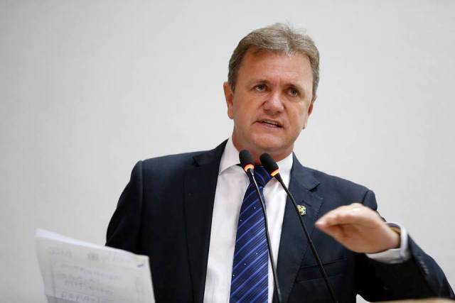Deputado Luizinho Goebel requer informações sobre recursos destinados à educação em RO