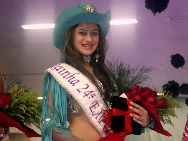 RAINHA DA EXPOVIL 2009 TEM APENAS 15 ANOS