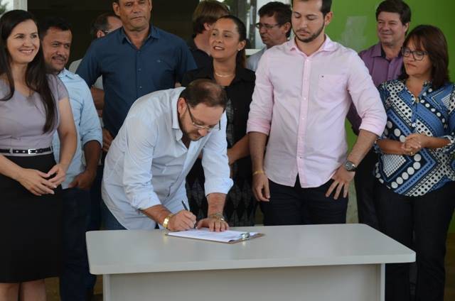 Presidente da Câmara de Vilhena assina ordem de serviço para nova sede da Casa, que vai custar R$ 2,5 milhões