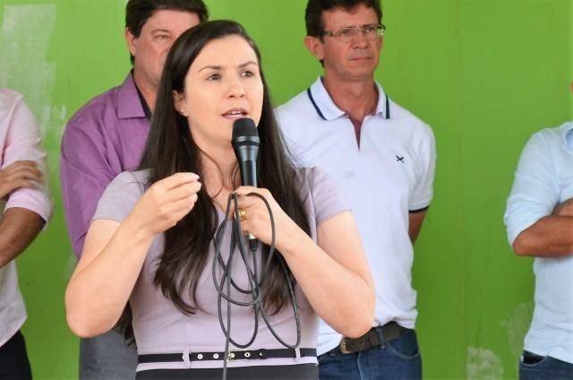 Em solenidade pública, prefeita de Vilhena solta “palavrão”, mas  comemora conquistas de sua administração