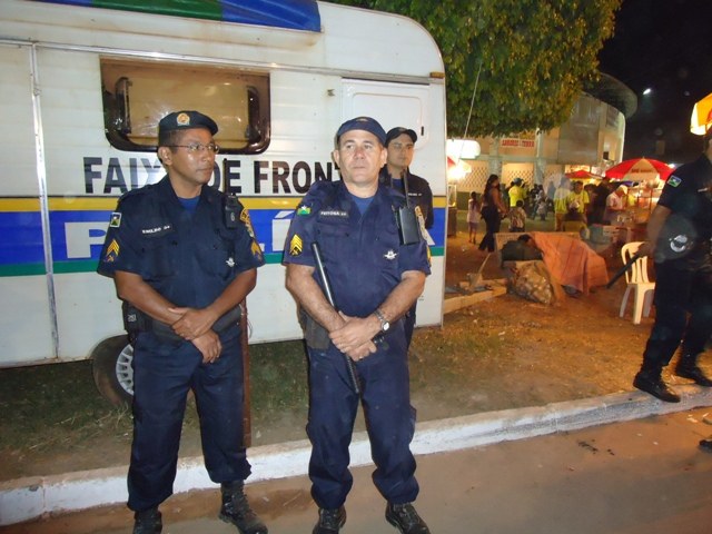 EM NOITE DE CALMA, PMs QUE ATUAM NO PARQUE FINALMENTE RELAXAM