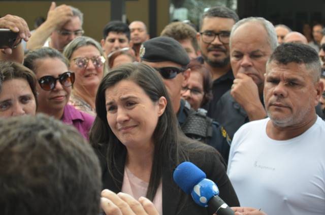 Prefeita cassada volta a Vilhena “nos braços do povo”, diz que está cansada, mas confirma que vai disputar nova eleição 
