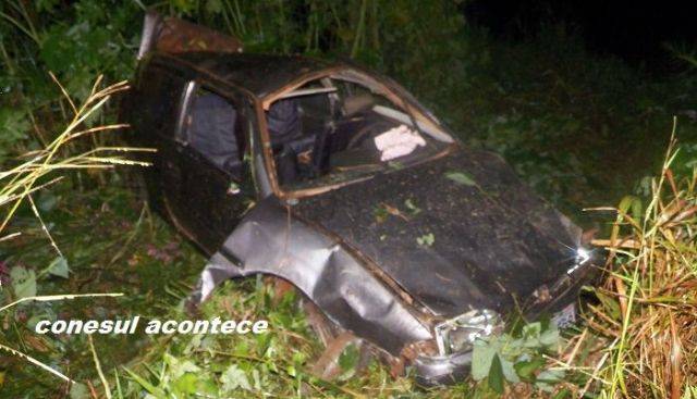 Carro com moças e rapazes de Cerejeiras sai da pista a capota várias vezes em Colorado do Oeste