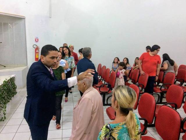 Programação semanal atrai fieis em busca de “cura e libertação” em igreja evangélica de Vilhena (1)