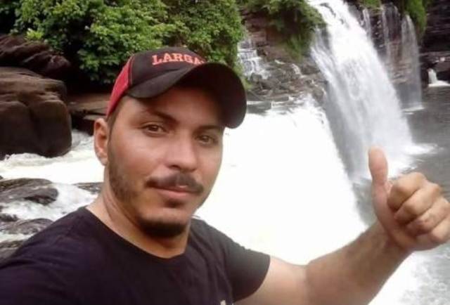 IMAGENS FORTES: vilhenense fica preso a ferragens e morre após choque entre caminhão e carreta na divisa com o Acre