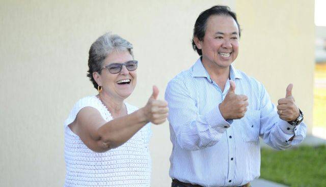 Eduardo Japonês e Maria José protocolam pedido de registro de candidaturas em Vilhena