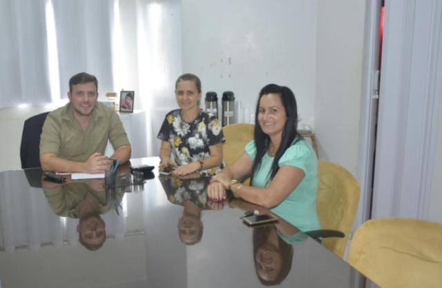 Secretária e presidente da Câmara estudam instalar fábrica de bolas no Centro de Ressocialização do Menor