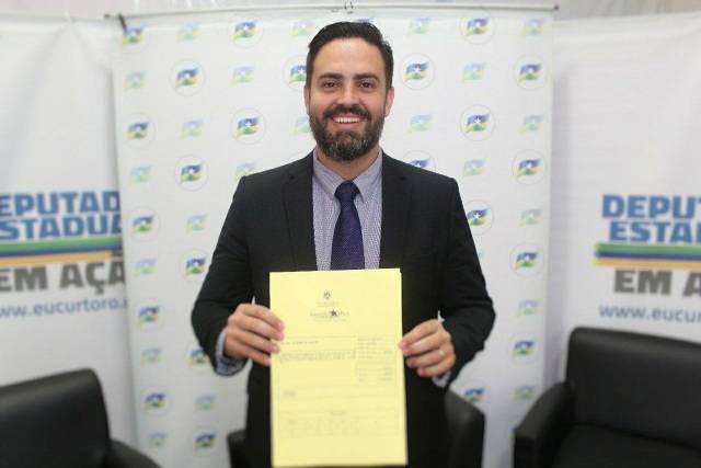 Aprovada Lei de autoria do deputado Léo Moraes que assegura aleitamento materno em locais públicos