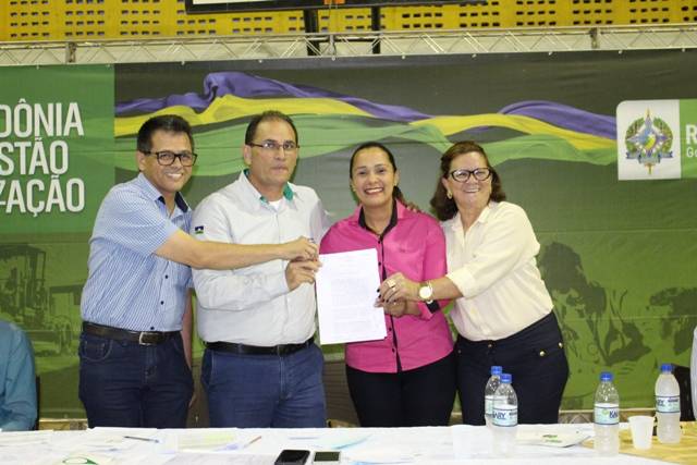 Em Colorado do Oeste, deputada estadual Rosangela Donadon destaca apoio a APAE na cidade