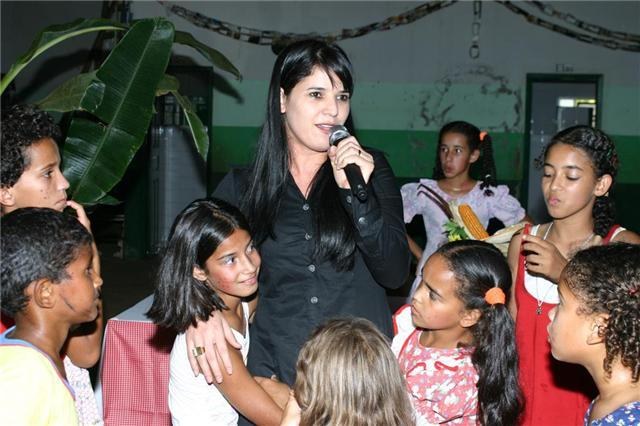 PRIMEIRA-DAMA DE VILHENA NEGA CANDIDATURA E VÊ MÁ FÉ EM MATÉRIA JORNALÍSTICA