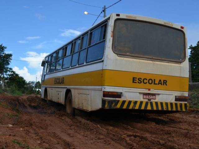 Justiça determina que prefeitura de Vilhena execute obras em estrada para garantir transporte escolar