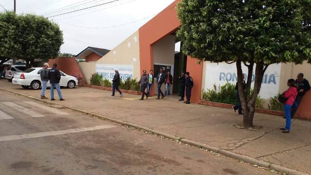 Nas primeiras seções apuradas na região central Vilhena, Japonês sai na frente de Rosani