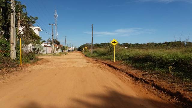 Empresário se cansa de esperar por ações da prefeitura e executa “obras” na rua de sua casa em Vilhena