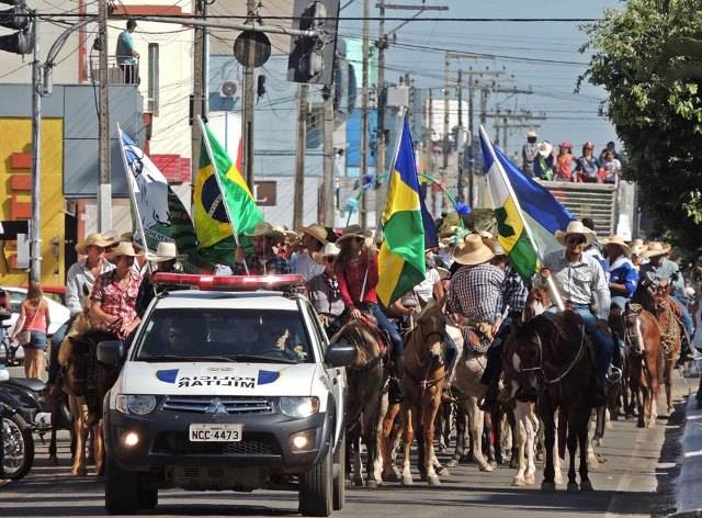 Expovil 2018: desfile que abre a maior feira agropecuária do Cone Sul será no dia 30 de junho, em Vilhena