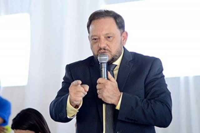 “Peguei Vilhena num momento de crise e estou entregando tudo organizado”, diz ex-prefeito interino