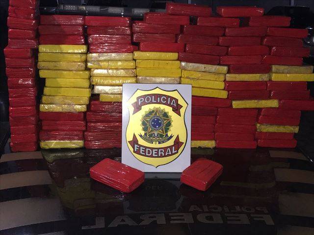 Agentes da PF e da PRF prendem motorista de Ariquemes transportando 120 quilos de cocaína em Vilhena