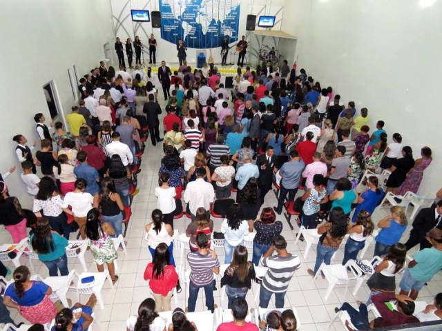 Em Vilhena, igreja neopentecotal liderada por telepastor entrega “sabonete consagrado” em culto pela família