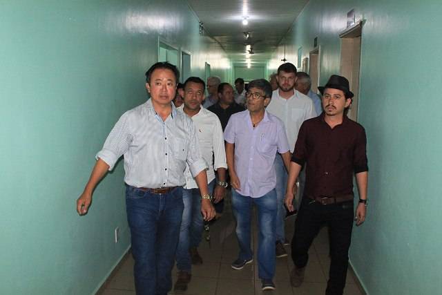 Prefeito  faz blitz em hospital junto com vereadores e dispara contra ex-secretário da Saúde de Vilhena: “Mentiu muito”