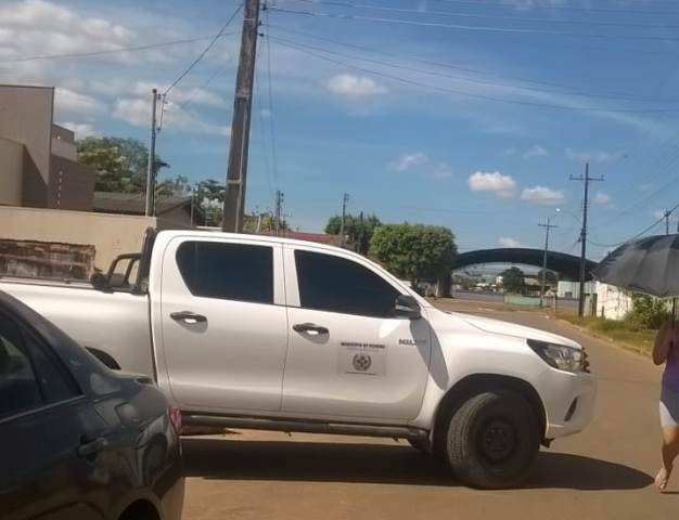 Material infectante retirado de hospital em Vilhena é descarregado em residência por picape da prefeitura