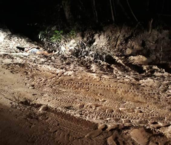 Corpo de rapaz aparentando 20 anos, com tiro no peito, foi encontrado na área de Vilhena neste domingo
