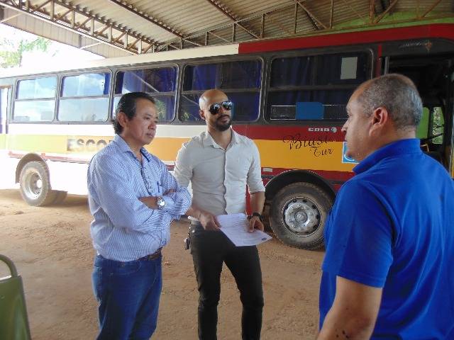Após 10 anos, Semed vistoria ônibus escolares em Vilhena; servidor admite que serviço de transporte tinha “vícios”