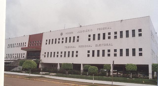 MAIS DE 90% DOS CANDIDATOS ESTÃO COM PENDÊNCIAS DE DOCUMENTOS NO TRE