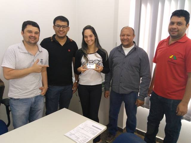Condutores de Colorado do Oeste baixam CNH digital antes de receber versão impressa