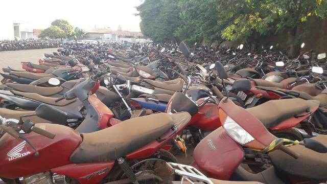 Mais de mil motocicletas apreendidas lotam pátio da Ciretran em Vilhena; a maioria é “ignorada”pelos donos