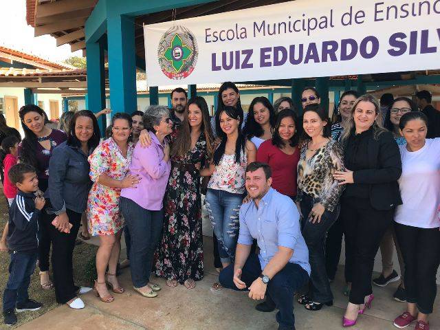 Deu nome a escola: ex-prefeito e ex primeira-dama se emocionam em homenagem a filho assassinado em Vilhena