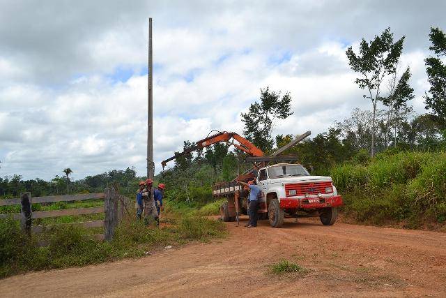 Mais de 200 famílias sem energia elétrica em Vilhena começarão a ser atendidas por programa federal