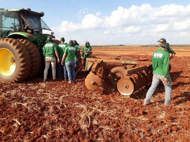 Para manter jovens no campo, técnicas de produção e treinamentos são oferecidos gratuitamente em Vilhena e região